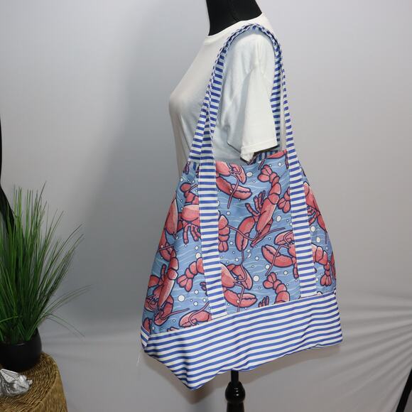 Vineyard Vines for Target Lobster Print Large Beach Tote Bag - Picture 2 of 5
